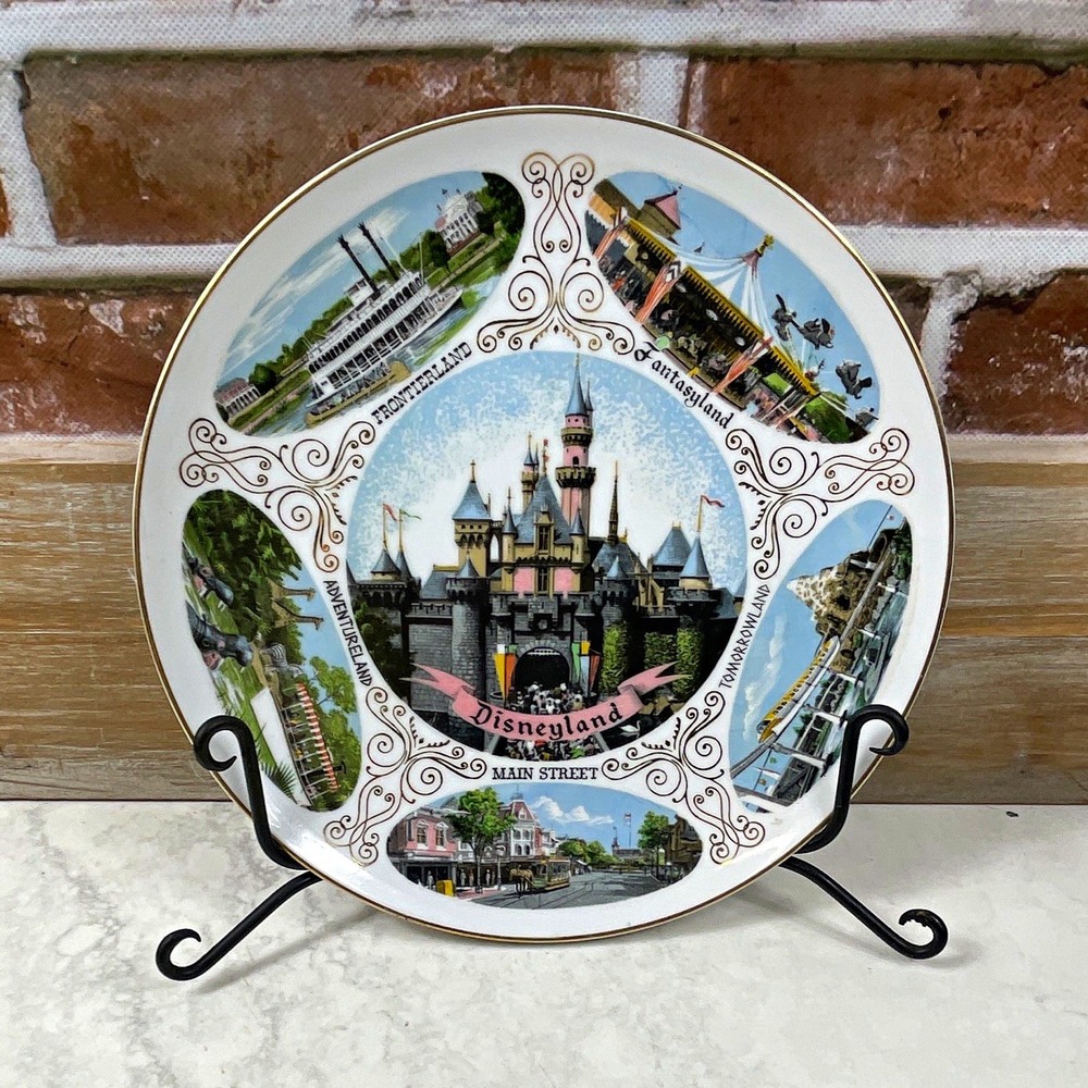 Disneyland Souvenir Decorative Plate Sleeping Beauty Castle & Land Scenes